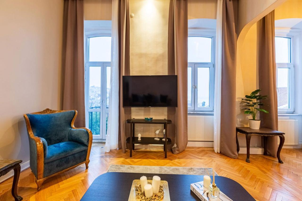Historical Flat With A Lovely Sea View In Beyoglu Isztambul Kültér fotó